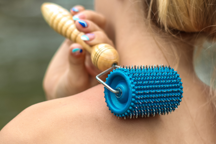 How to use a back roller